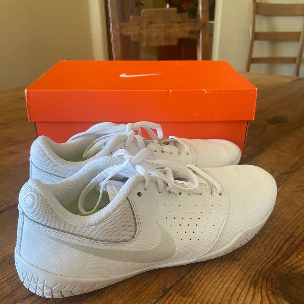 Women’s Nike Cheer Sideline IV